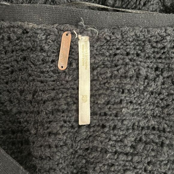 Free People Black V-neck Chunky Knit Popcorn Pullover Sweater Size XS - Picture 5 of 9